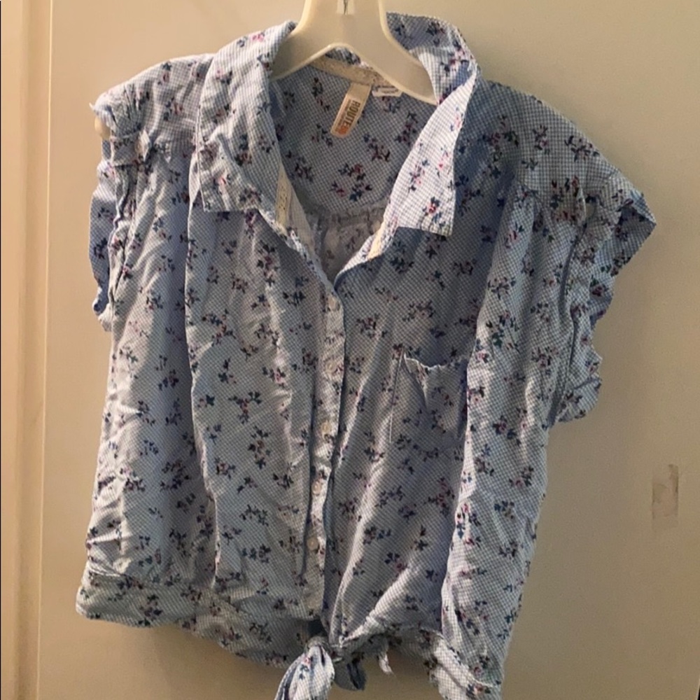 Floral tie crop
